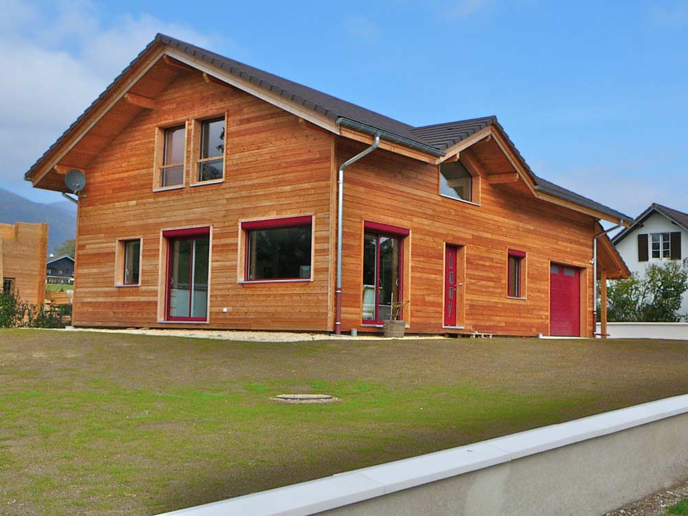 Maison économique avec panneaux solaires